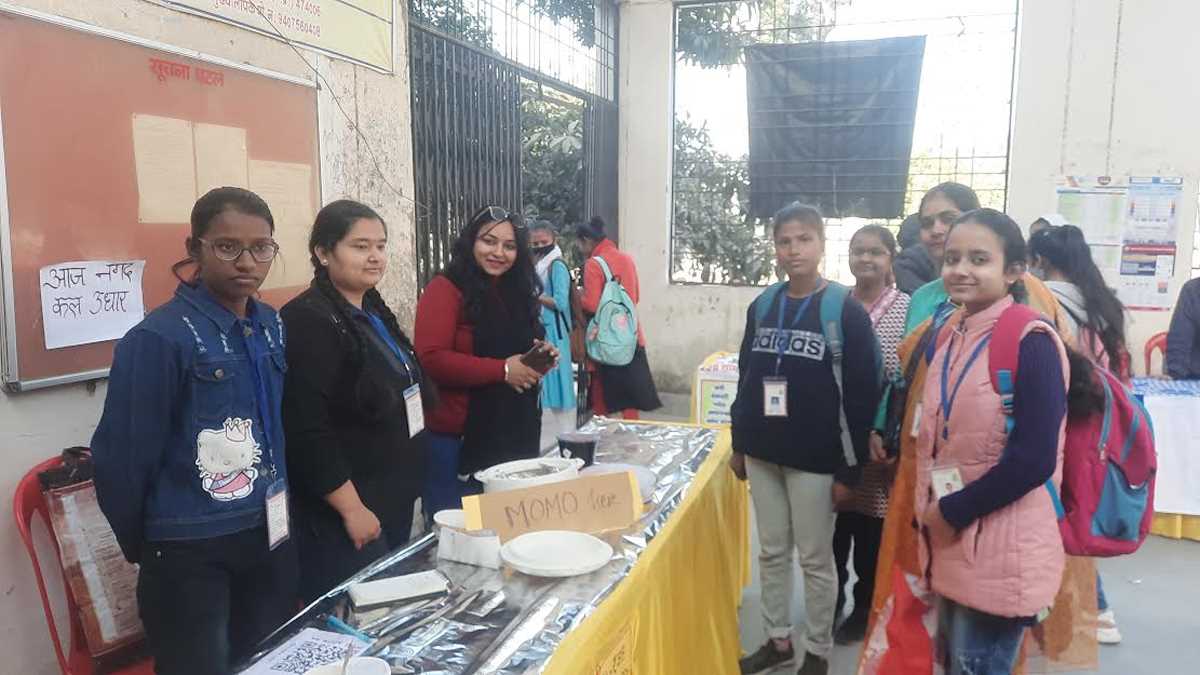 वीआरजी कॉलेज में उद्यमिता व आत्मनिर्भरता पर प्रदर्शनी का आयोजन